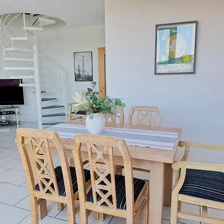 Lägenhet Citynahe Ueber 2 Ebenen Mit 2 Balkonen Fuer 1-6 Personen