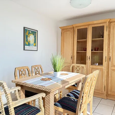 Citynahe Ueber 2 Ebenen Mit 2 Balkonen Fuer 1-6 Personen Lägenhet *