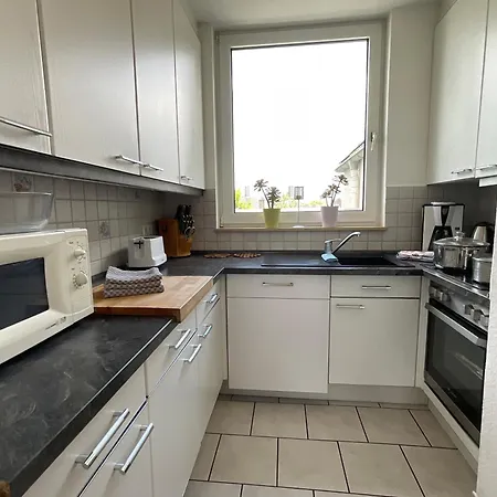 Citynahe Ueber 2 Ebenen Mit 2 Balkonen Fuer 1-6 Personen *