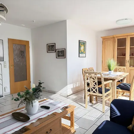 Lägenhet Citynahe Ueber 2 Ebenen Mit 2 Balkonen Fuer 1-6 Personen