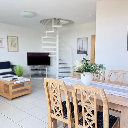 Lägenhet Citynahe Ueber 2 Ebenen Mit 2 Balkonen Fuer 1-6 Personen