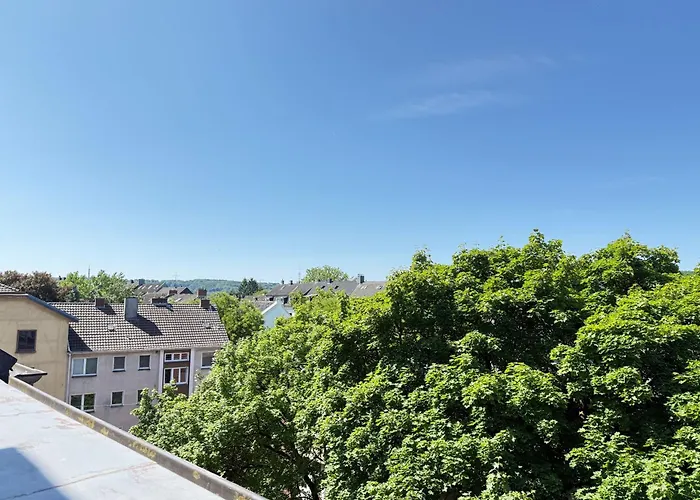 Citynahe Ueber 2 Ebenen Mit 2 Balkonen Fuer 1-6 Personen Wuppertal