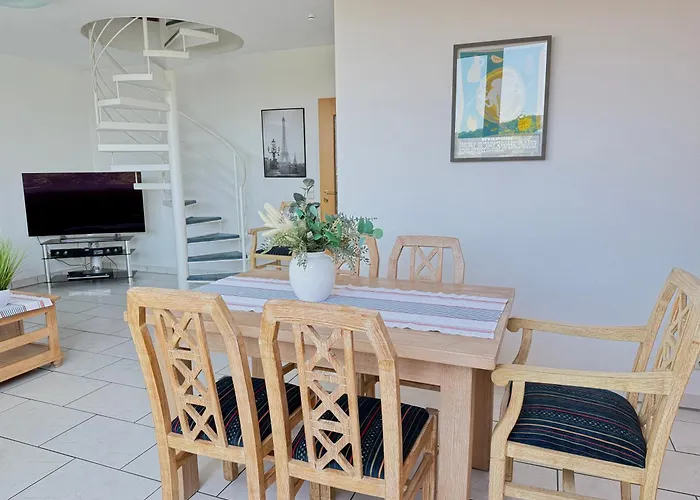 Appartement Citynahe Ueber 2 Ebenen Mit 2 Balkonen Fuer 1-6 Personen