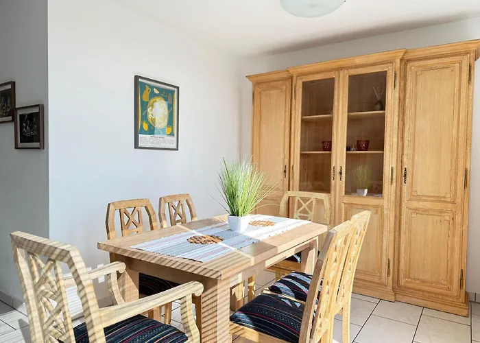 Citynahe Ueber 2 Ebenen Mit 2 Balkonen Fuer 1-6 Personen Appartement *