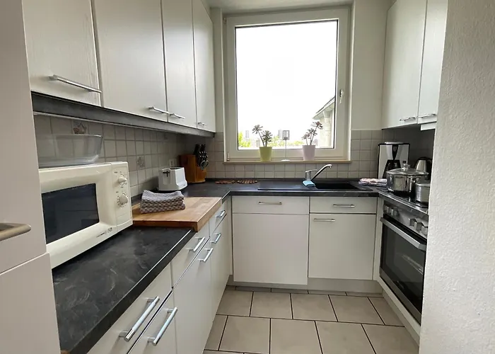 Citynahe Ueber 2 Ebenen Mit 2 Balkonen Fuer 1-6 Personen *