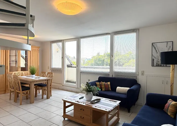 Citynahe Ueber 2 Ebenen Mit 2 Balkonen Fuer 1-6 Personen Appartement Wuppertal