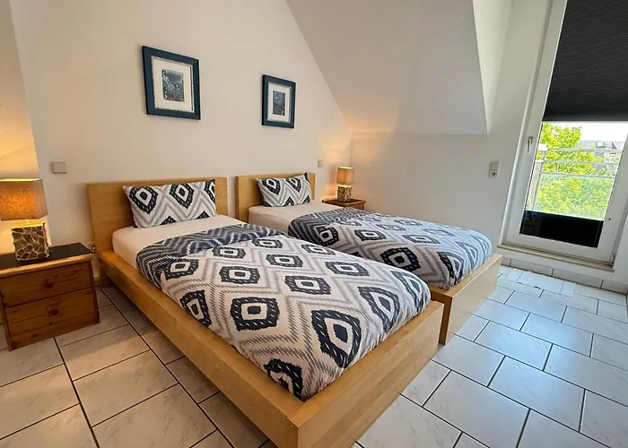 Citynahe Ueber 2 Ebenen Mit 2 Balkonen Fuer 1-6 Personen Appartement